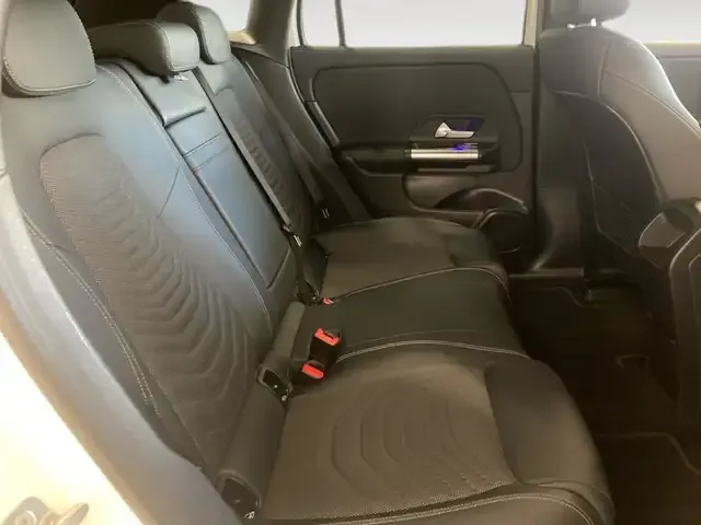 Mercedes-Benz EQA 300