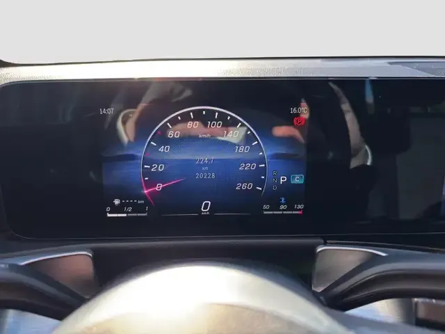 Mercedes-Benz GLB 200