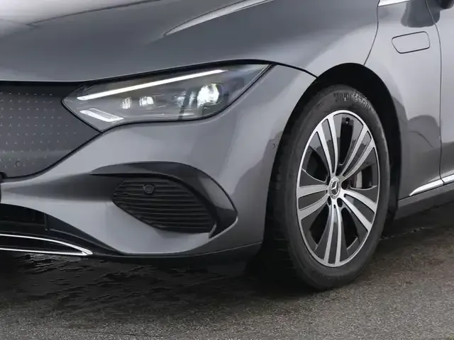 Mercedes-Benz EQE 300