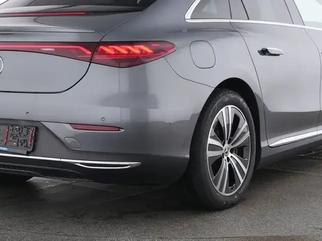 Mercedes-Benz EQE 300