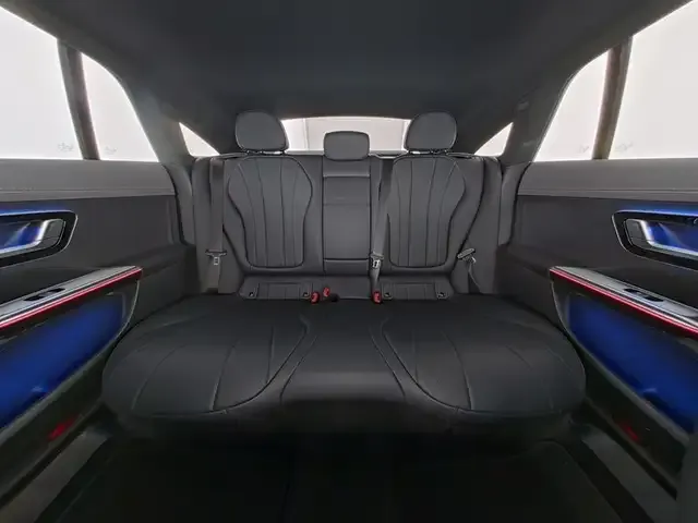 Mercedes-Benz EQE 300