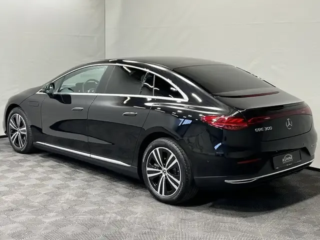Mercedes-Benz EQE 300