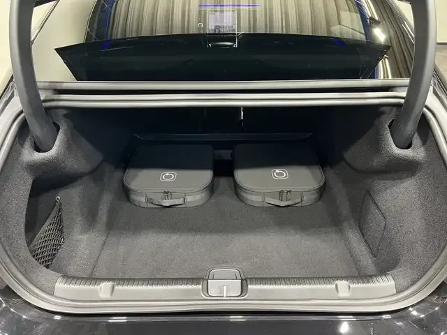 Mercedes-Benz EQE 300