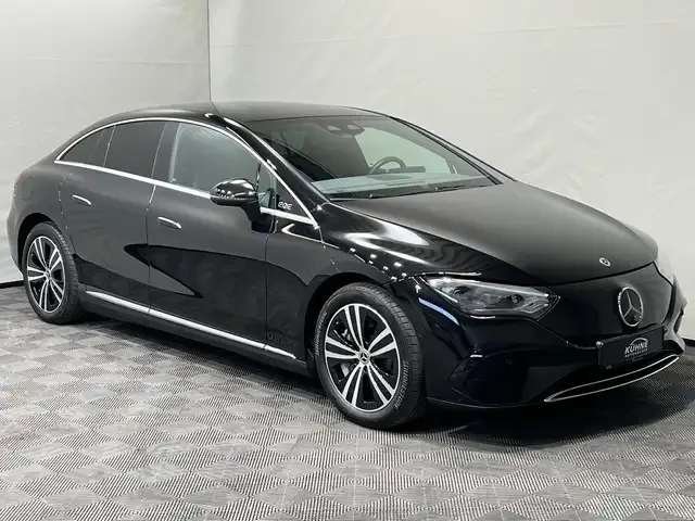 Mercedes-Benz EQE 300