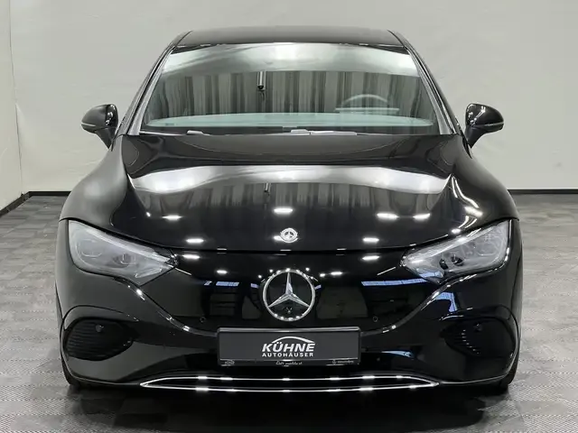 Mercedes-Benz EQE 300