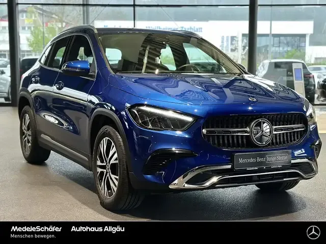 Mercedes-Benz GLA 220