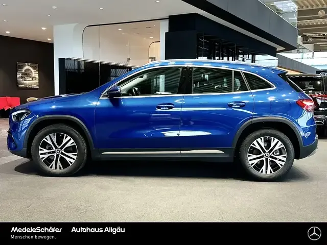 Mercedes-Benz GLA 220
