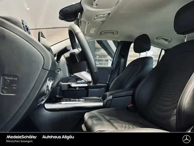 Mercedes-Benz GLA 220