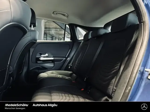 Mercedes-Benz GLA 220