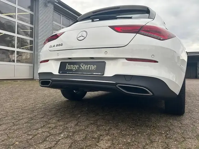 Mercedes-Benz CLA 200