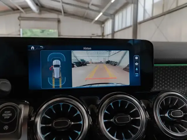 Mercedes-Benz GLB 200