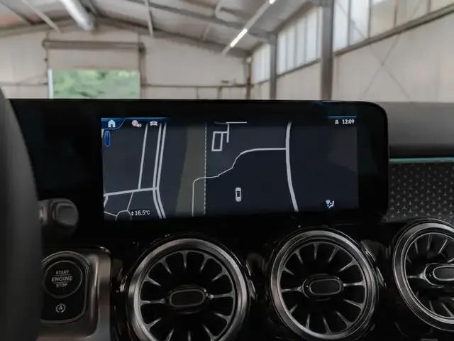 Mercedes-Benz GLB 200