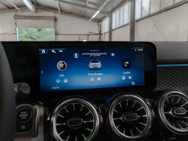 Mercedes-Benz GLB 200