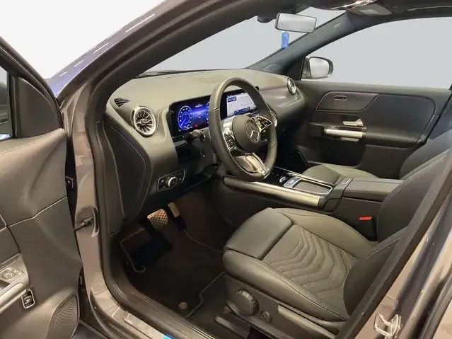 Mercedes-Benz EQA 300