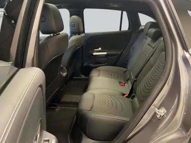 Mercedes-Benz EQA 300