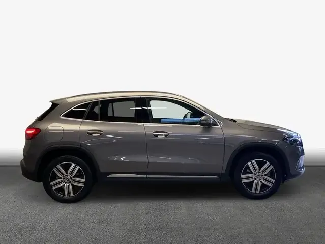 Mercedes-Benz EQA 300