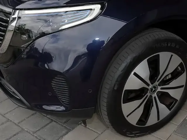 Mercedes-Benz EQC 400