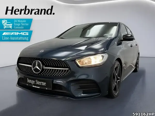 Mercedes-Benz B 180
