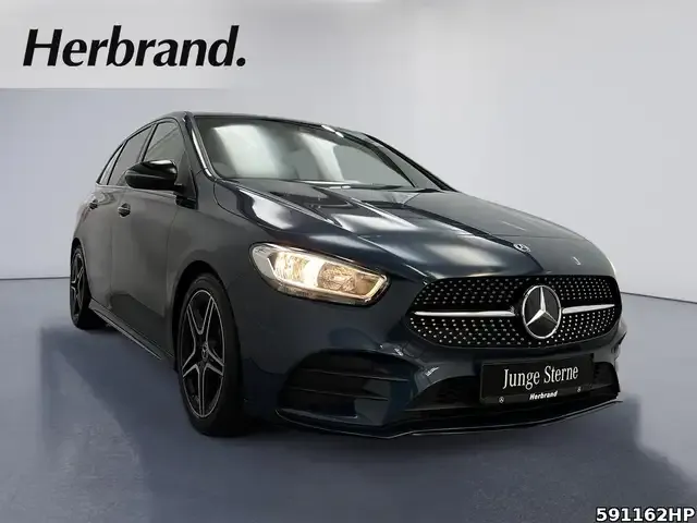 Mercedes-Benz B 180