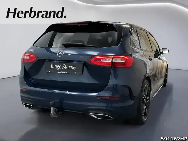 Mercedes-Benz B 180