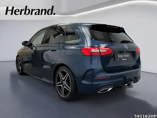 Mercedes-Benz B 180