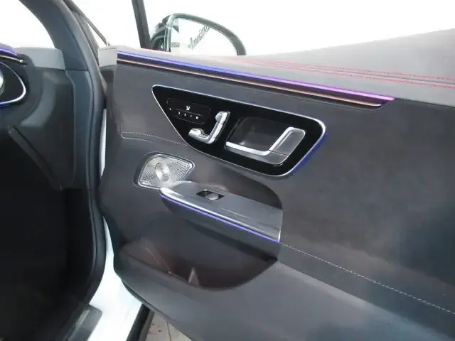 Mercedes-Benz EQE 350