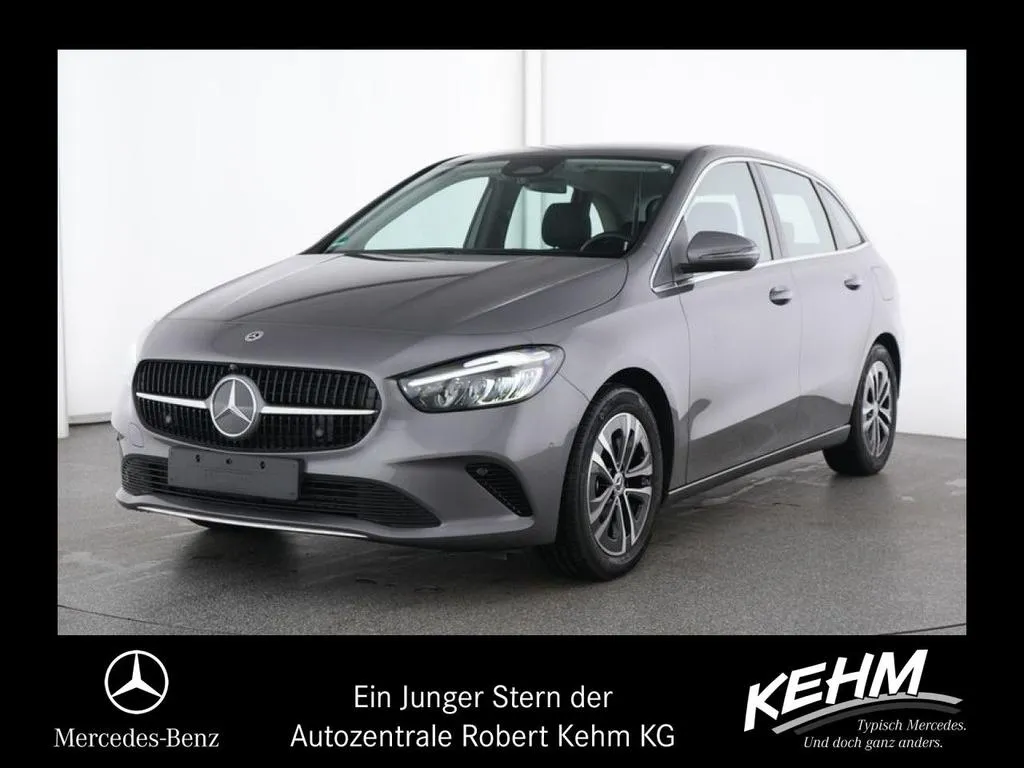 Mercedes-Benz B 220