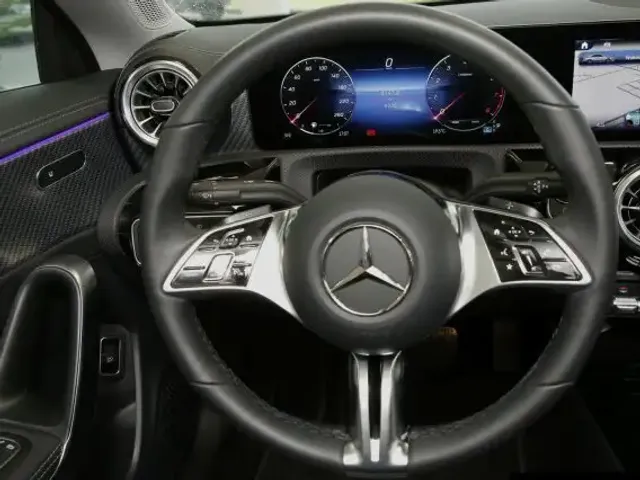 Mercedes-Benz CLA 180