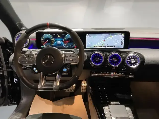 Mercedes-Benz CLA 45 AMG