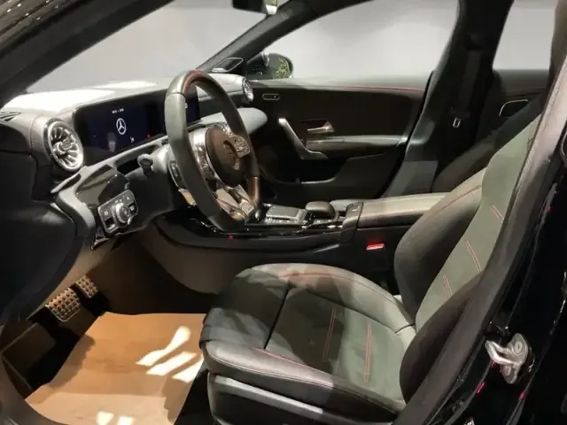 Mercedes-Benz CLA 45 AMG