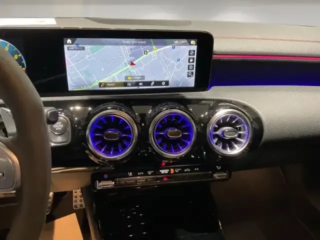 Mercedes-Benz CLA 45 AMG