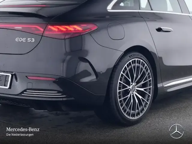 Mercedes-Benz EQE 53
