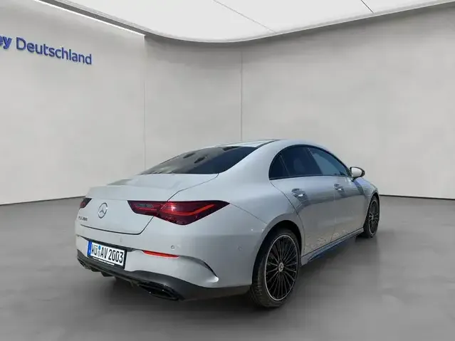 Mercedes-Benz CLA 200
