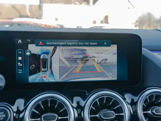 Mercedes-Benz GLA 220