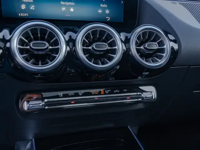 Mercedes-Benz GLA 220