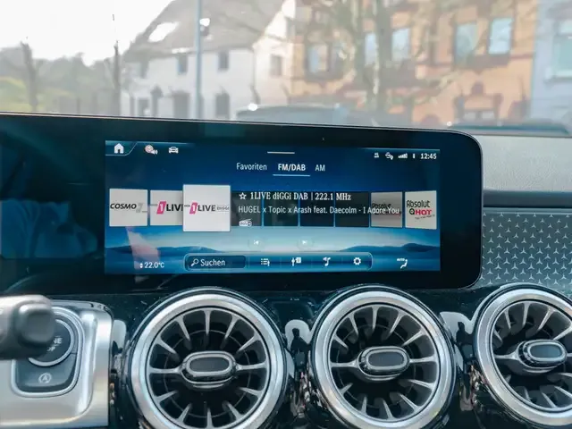 Mercedes-Benz GLB 200