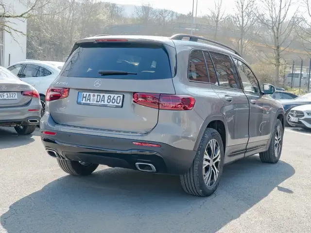Mercedes-Benz GLB 200