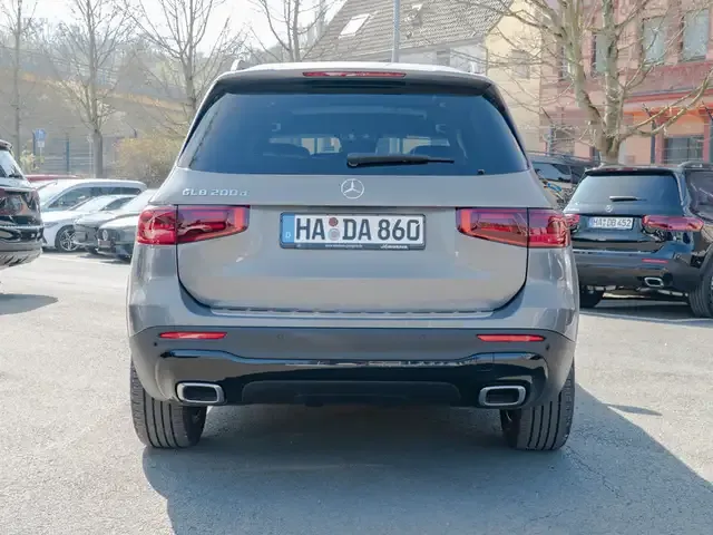 Mercedes-Benz GLB 200
