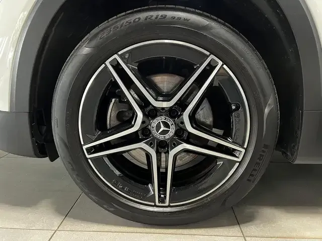 Mercedes-Benz GLB 250