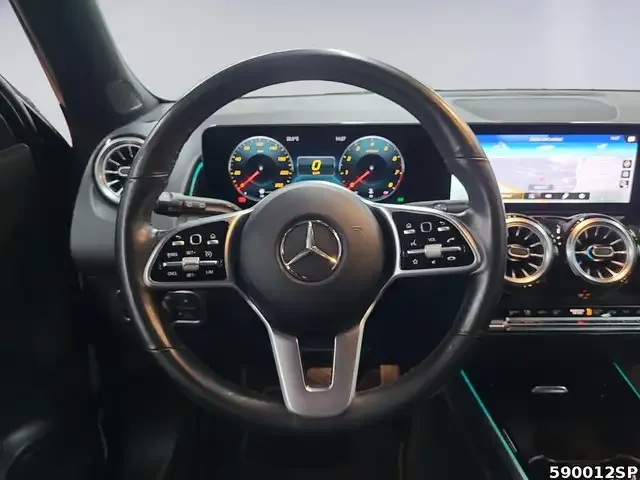 Mercedes-Benz GLB 200