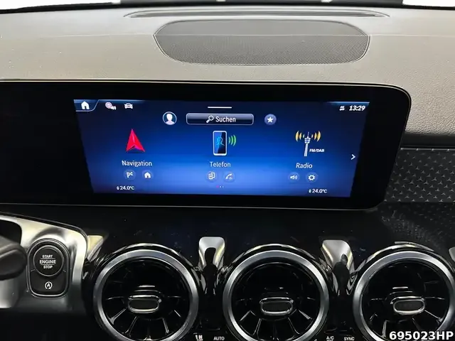 Mercedes-Benz GLB 200