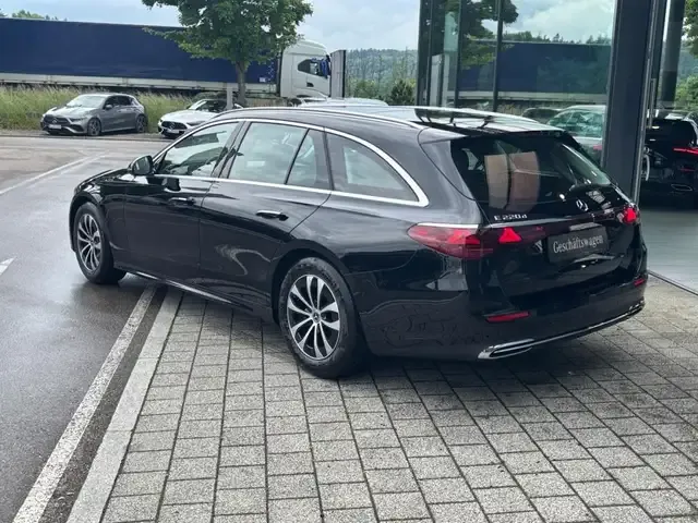 Mercedes-Benz E 220