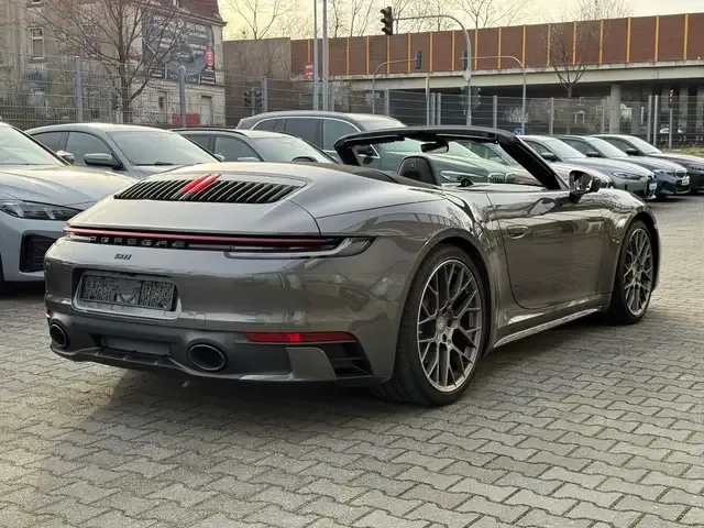 Porsche 992
