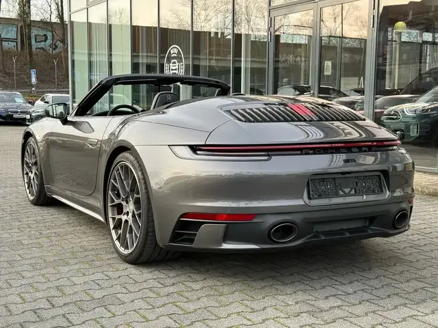 Porsche 992