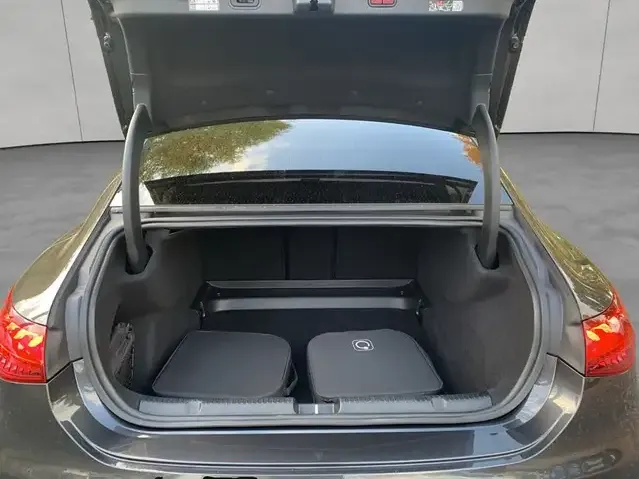 Mercedes-Benz EQE 350