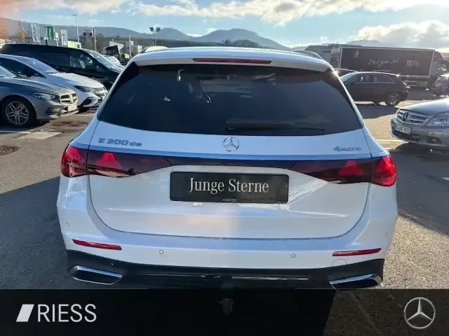 Mercedes-Benz E 300