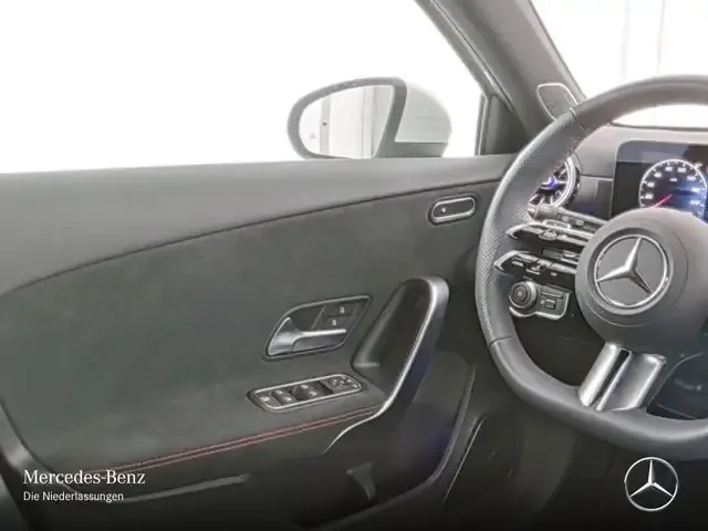 Mercedes-Benz A 220