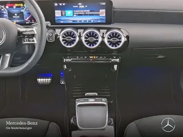 Mercedes-Benz A 220