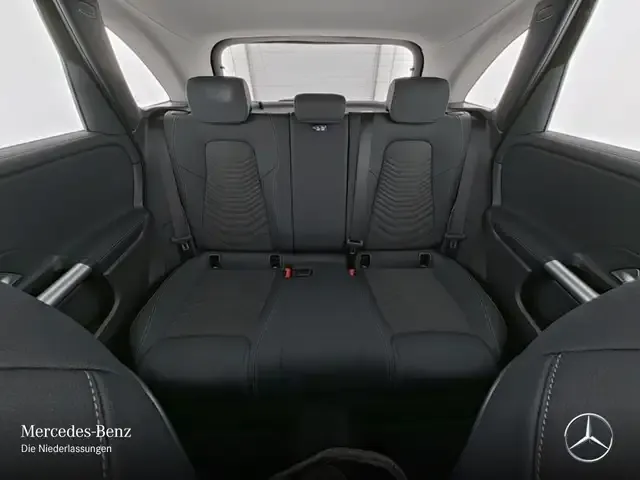 Mercedes-Benz B 220