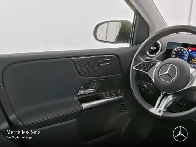 Mercedes-Benz B 220